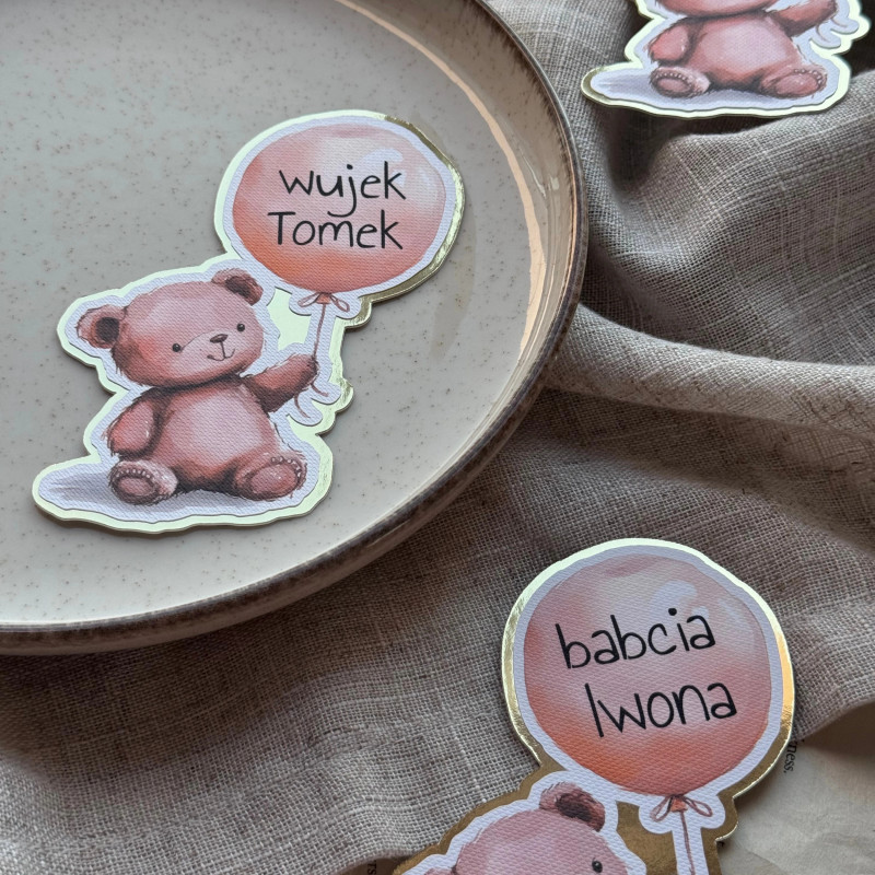 Personalizowana winietka urodzinowa Rufino z grafiką misia i pomarańczowym balonem z imieniem gościa.