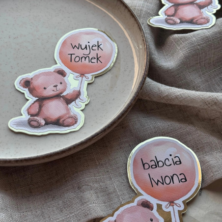 Personalizowana winietka urodzinowa Rufino z grafiką misia i pomarańczowym balonem z imieniem gościa.
