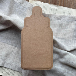 Baza do samodzielnego zrobienia kartki w kształcie litery M z zestawem 3 wzorników na ozdobnym tle.