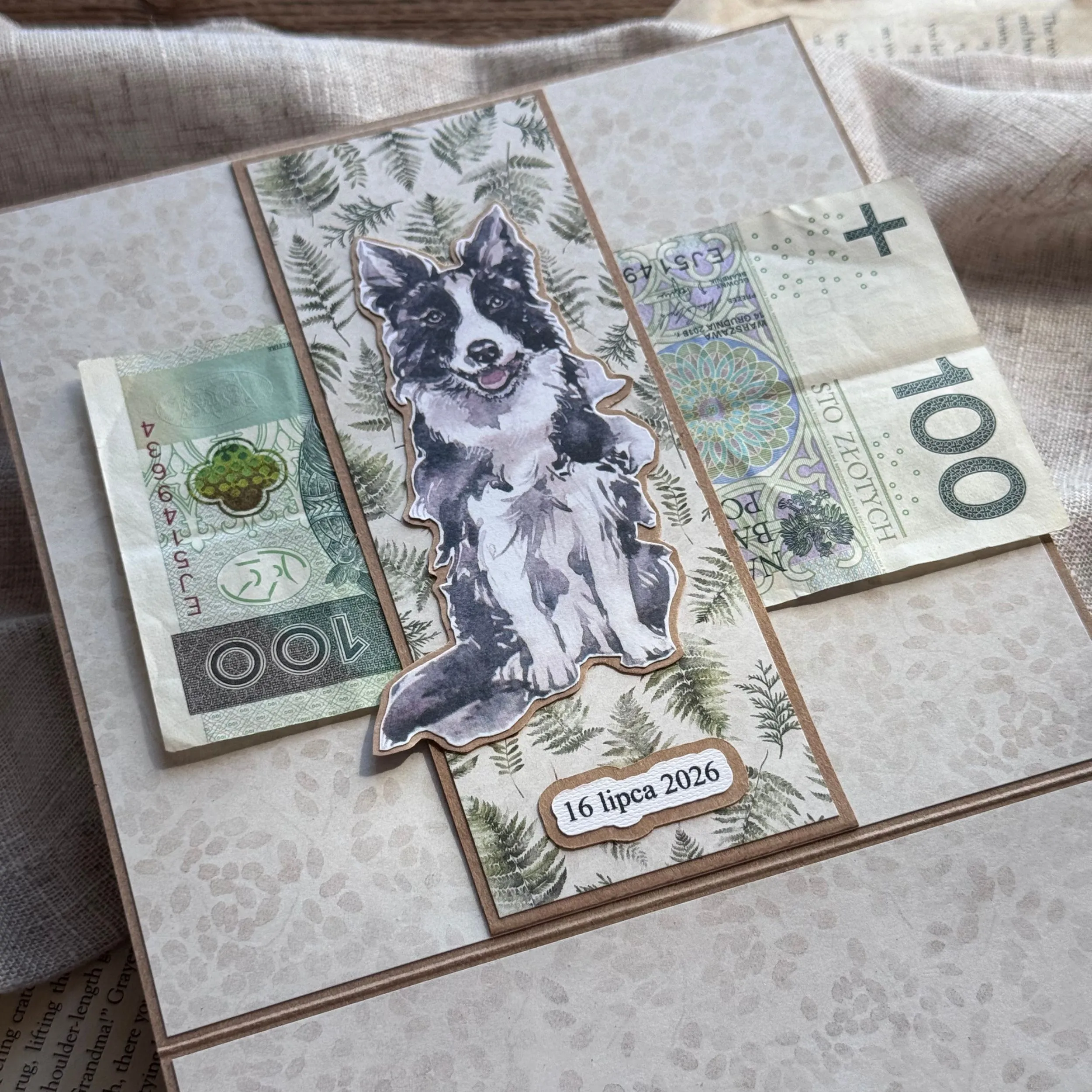 Kieszonka na pieniądze w kartce ślubnej z grafiką psa